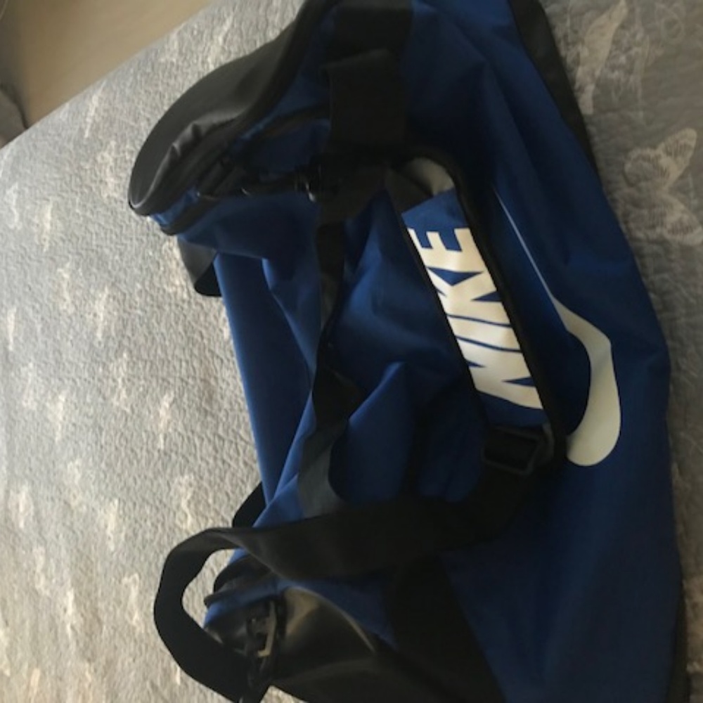 Nike carryall sports
